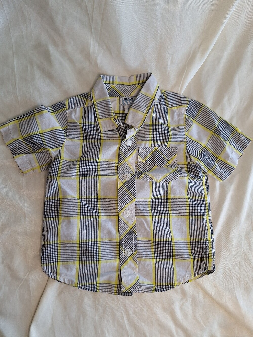 Old Navy Yellow and Black Plaid Short-Sleeve Button-Up Size 2T